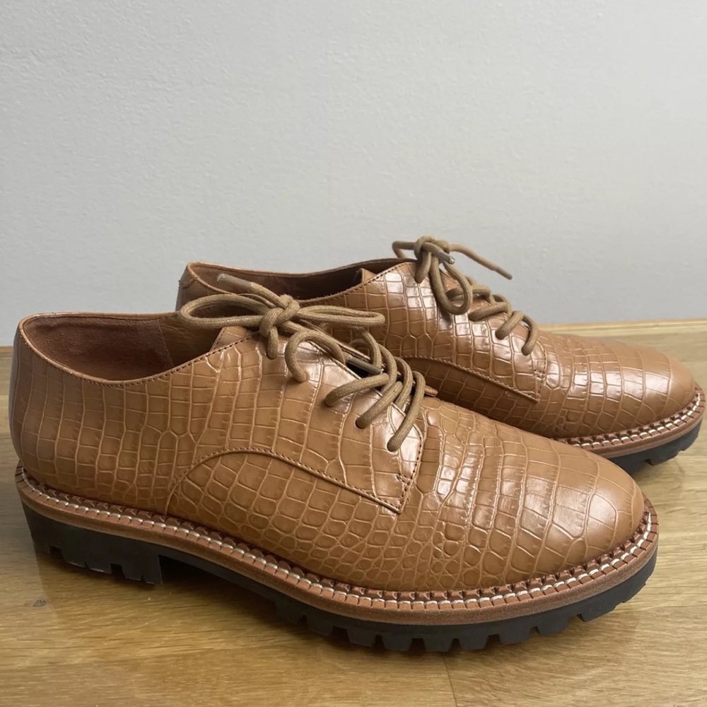 Vince Camilla Platform Derby Oxford, size 9M